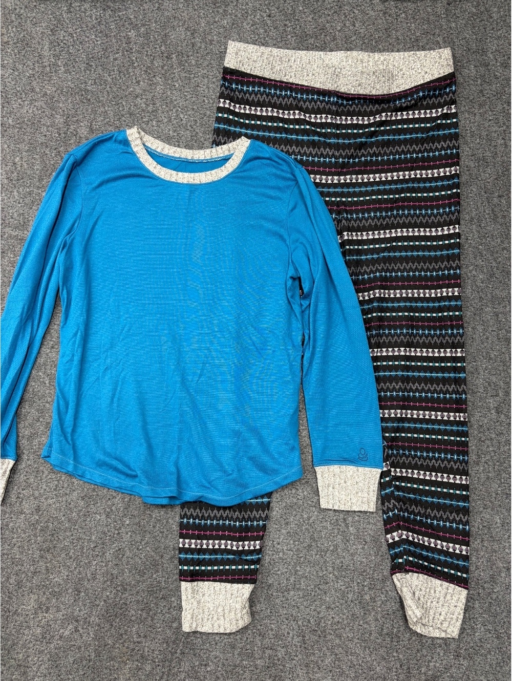 Cuddl Duds Women's Thermal Long Sleeve Top and Printed Pajma